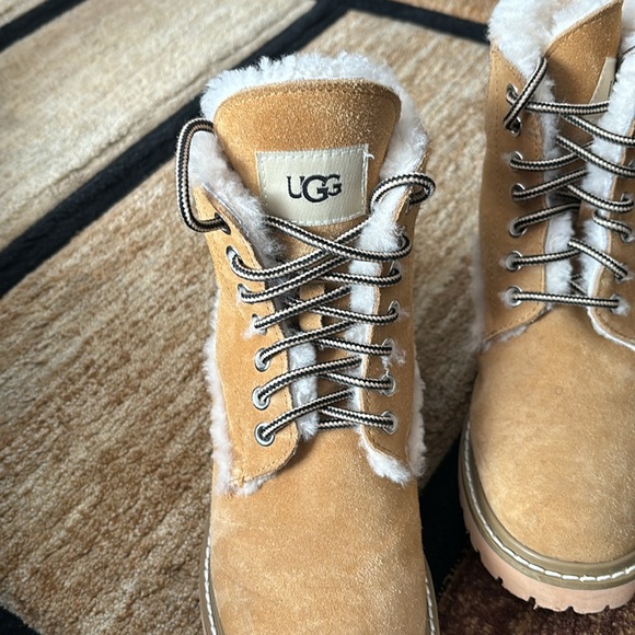 Ugg boots - Picture 6 of 9